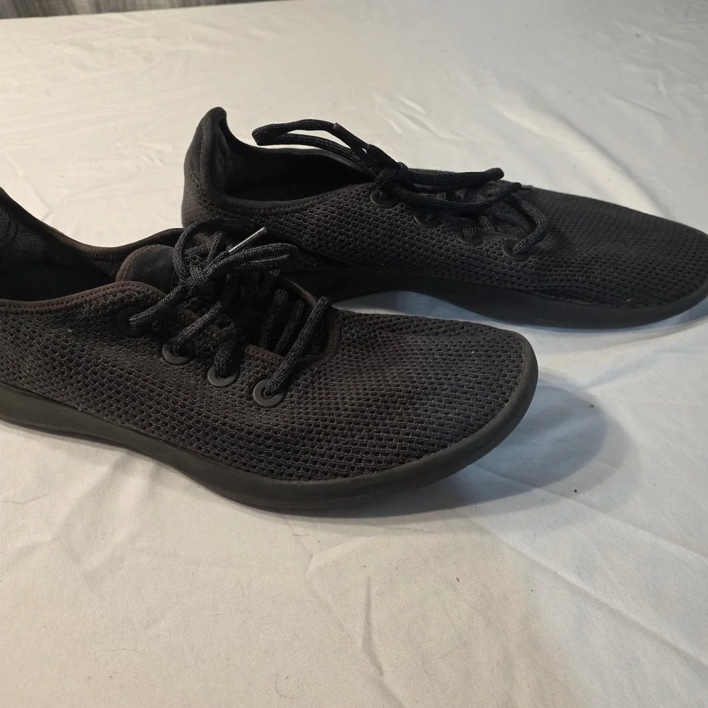 Allbirds Tree Runners Sneakers Mens 11 Black Charcoal Knit Mesh Lightweight